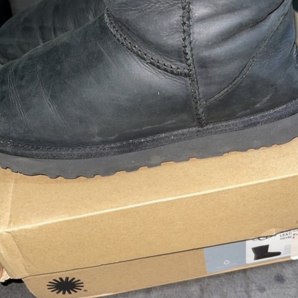 Woman’s Ugg’s boots - Picture 7 of 9